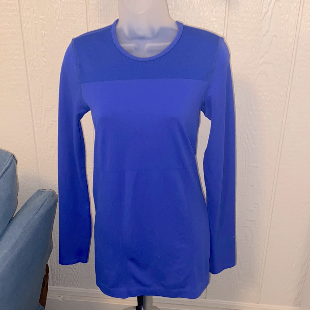 Long sleeve work out top